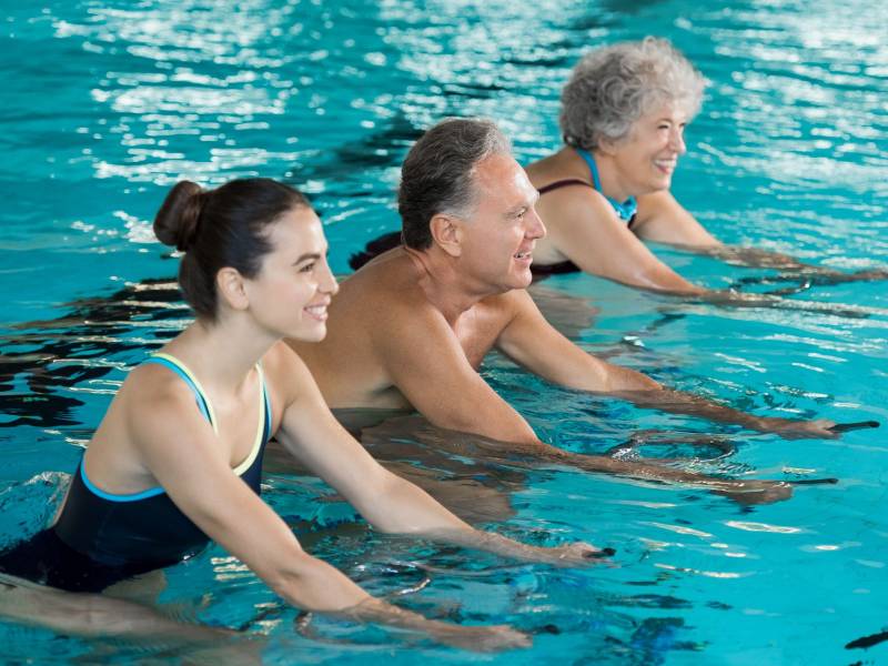 Cours d'Aquabike pour les séniors près de Latresne dans deux salles avec piscine près de chez vous