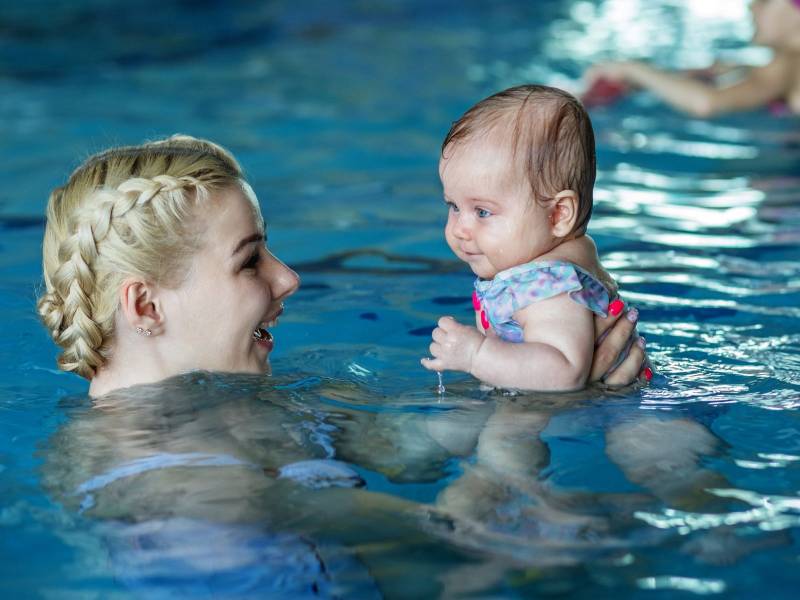 Séances de bébés nageurs Bordeaux dès 4 mois avec Aquafit 